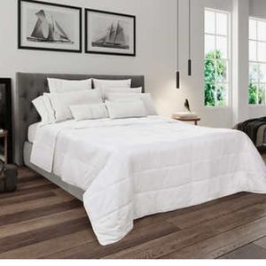 SmartSilk Silk Filled Comforter brand new white 1 piece